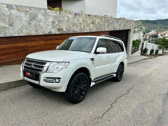 MITSUBISHI PAJERO FULL 3.2 HPE 4X4 16V TURBO INTERCOOLER DIESEL 4P AUTOMÁTICO